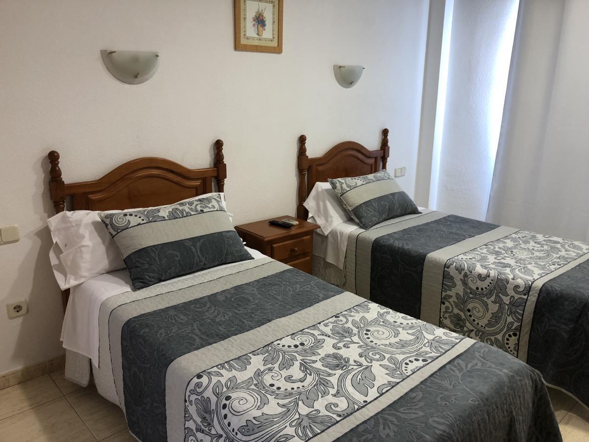 Hostal 82 Olías del Rey Екстериор снимка