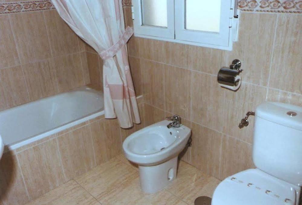 Hostal 82 Olías del Rey Екстериор снимка